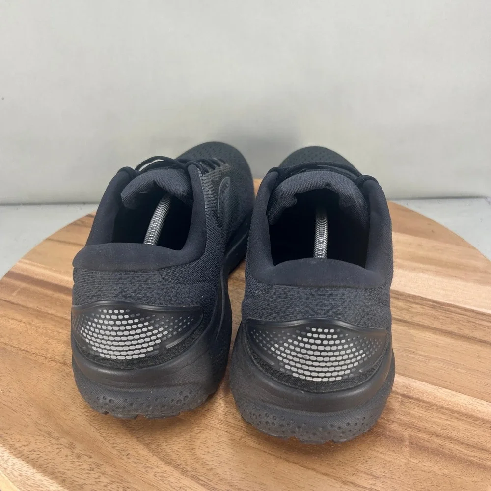 Brooks excellent used